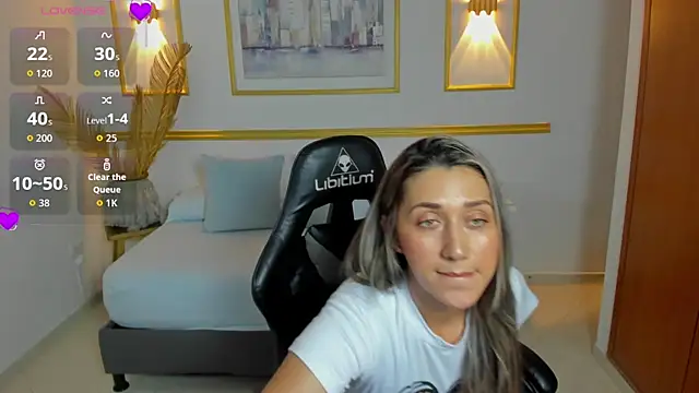 Snapshot of karlyy_ chatting on November 20, 2025, 7:25 pm karlyy online show from November 20, 2025, 7:25 pm