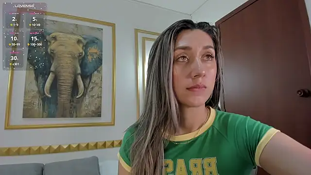 karlyy  online show from February 19, 2026, 8:39 pm
