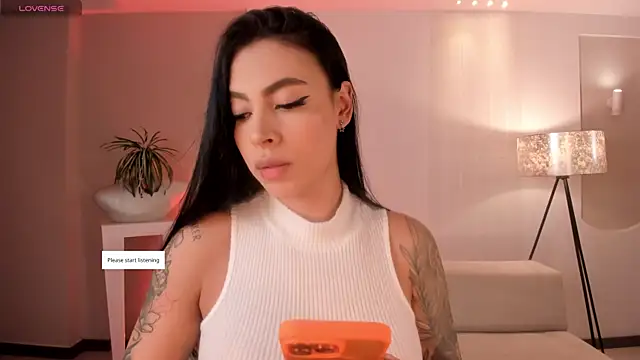 Snapshot of ChristineFord_ chatting on May 5, 2026, 11:13 am ChristineFord online show from May 5, 2026, 11:13 am