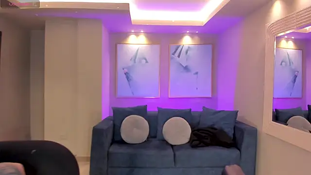 ChristineFord  online show from November 2, 2025, 12:43 pm