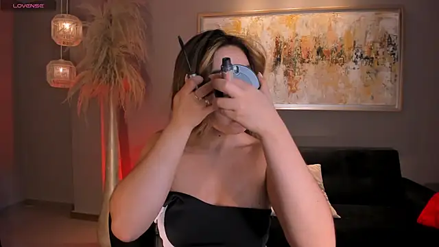 AnnieMonroe1 online show from March 7, 2026, 11:27 am