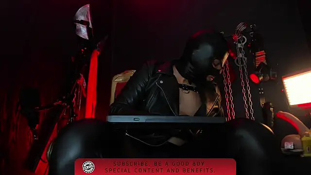 Snapshot of Master_Connor_BDSM chatting on May 24, 2026, 12:38 pm Master Connor BDSM online show from May 24, 2026, 12:38 pm