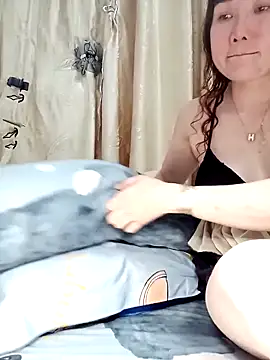 Ana-love2025 online show from November 28, 2025, 1:11 pm