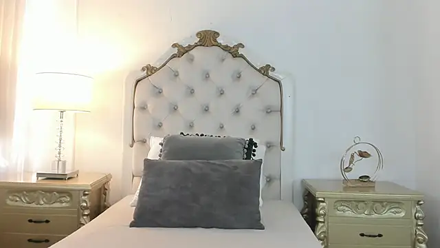 jessi lopez45 online show from December 2, 2025, 7:48 pm