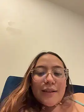 Red Lola  online show from December 15, 2025, 1:00 am