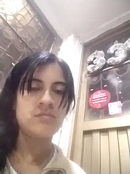 chloe bunny online show from October 22, 2025, 1:05 am