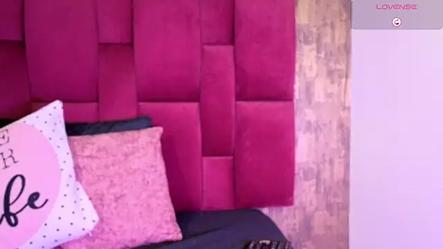 Snapshot of camila__bouzas chatting on February 12, 2026, 11:54 am camila bouzas online show from February 12, 2026, 11:54 am