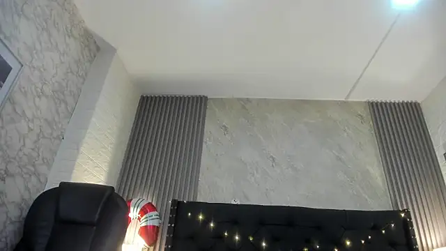 camila  bouzas online show from December 16, 2025, 7:51 pm