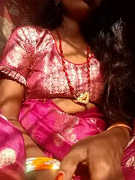 Snapshot of Hot_Lilly02 chatting on November 30, 2025, 7:42 am Hot Lilly02 online show from November 30, 2025, 7:42 am