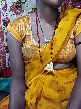 Snapshot of Hot_Lilly02 chatting on November 4, 2025, 6:06 am Hot Lilly02 online show from November 4, 2025, 6:06 am