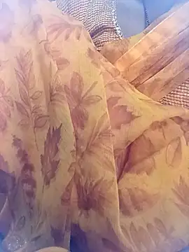 Snapshot of Hot_Lilly02 chatting on November 10, 2025, 5:01 am Hot Lilly02 online show from November 10, 2025, 5:01 am