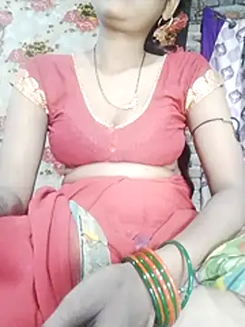 Snapshot of Hot_Lilly02 chatting on November 7, 2025, 5:12 am Hot Lilly02 online show from November 7, 2025, 5:12 am