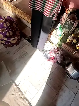 Snapshot of Hot_Lilly02 chatting on December 3, 2025, 9:42 am Hot Lilly02 online show from December 3, 2025, 9:42 am