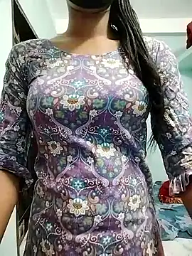 Snapshot of Ratri-Biswas chatting on June 7, 2026, 3:50 pm Ratri-Biswas online show from June 7, 2026, 3:50 pm