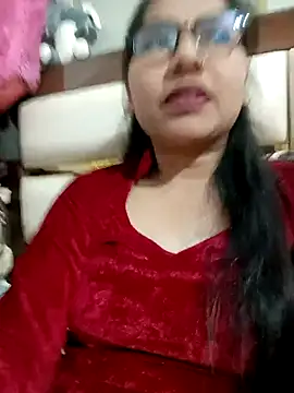 Vanshika1432 online show from November 14, 2025, 9:13 am