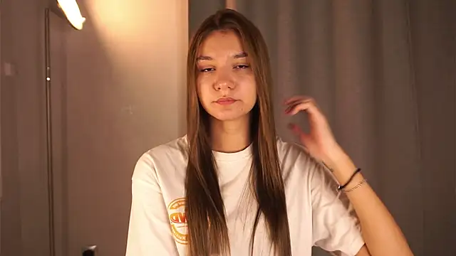 Snapshot of BrynnHolverson chatting on October 17, 2025, 4:20 pm BrynnHolverson online show from October 17, 2025, 4:20 pm