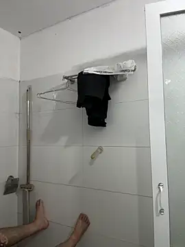 liamhn2k4 online show from April 15, 2026, 11:27 am