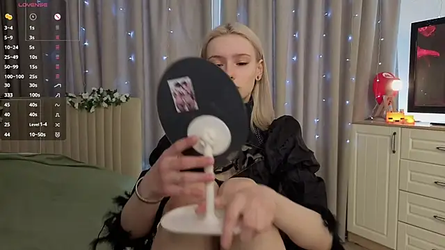 Snapshot of Sunshine_agata chatting on February 21, 2026, 4:36 am Sunshine agata online show from February 21, 2026, 4:36 am