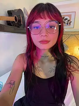 Emma duff online show from April 3, 2026, 7:42 pm