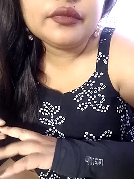 Cuty-Lina online show from November 24, 2025, 4:01 am