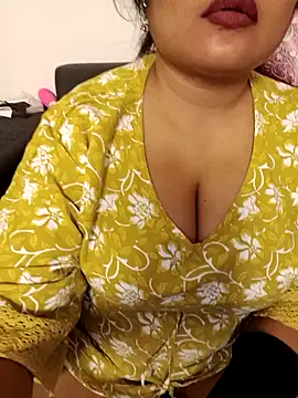 Cuty-Lina online show from November 13, 2025, 4:55 pm