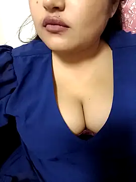 Cuty-Lina online show from November 15, 2025, 3:27 pm