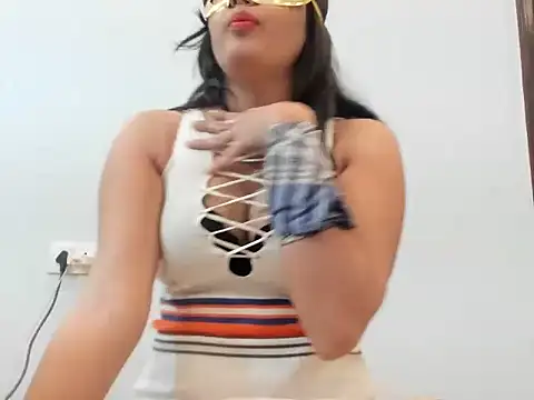 Snapshot of Riyasinghaniya003 chatting on November 7, 2025, 8:41 am Riyasinghaniya003 online show from November 7, 2025, 8:41 am