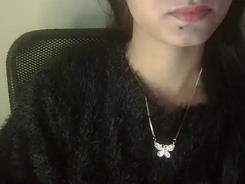 Snapshot of Shezi_N chatting on July 18, 2026, 10:57 am Shezi N online show from July 18, 2026, 10:57 am