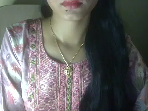 Snapshot of Shezi_N chatting on June 19, 2026, 2:34 pm Shezi N online show from June 19, 2026, 2:34 pm