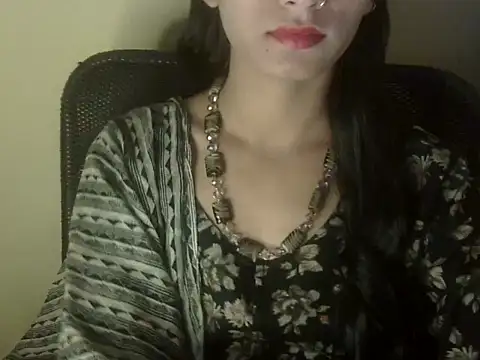 Snapshot of Shezi_N chatting on December 18, 2025, 1:37 pm Shezi N online show from December 18, 2025, 1:37 pm