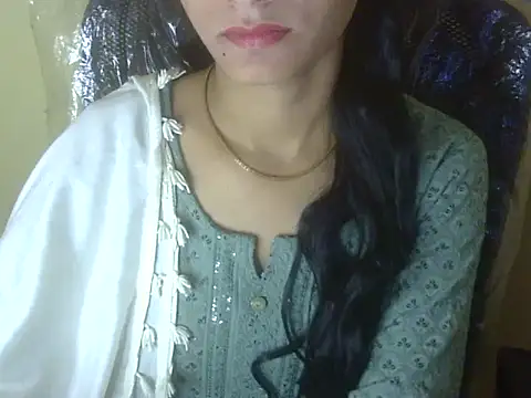 Snapshot of Shezi_N chatting on December 3, 2025, 3:29 am Shezi N online show from December 3, 2025, 3:29 am