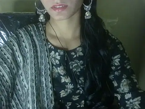 Snapshot of Shezi_N chatting on November 27, 2025, 1:00 pm Shezi N online show from November 27, 2025, 1:00 pm