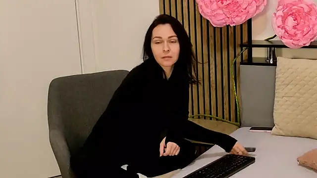 Snapshot of DitaNoir chatting on February 19, 2026, 7:27 am DitaNoir online show from February 19, 2026, 7:27 am