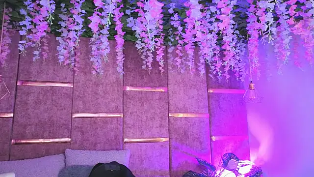 Snapshot of Rynka_ chatting on December 14, 2025, 3:46 am Rynka online show from December 14, 2025, 3:46 am