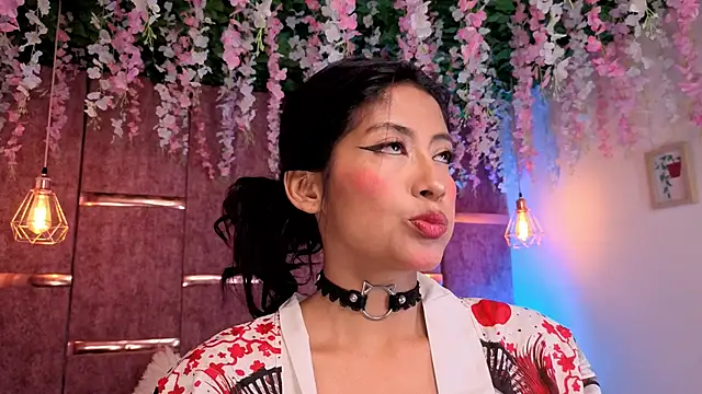 Snapshot of Rynka_ chatting on November 9, 2025, 3:32 am Rynka online show from November 9, 2025, 3:32 am