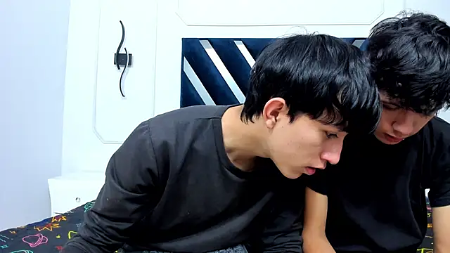 Snapshot of hoot_booys_ chatting on November 29, 2025, 7:58 pm hoot booys online show from November 29, 2025, 7:58 pm