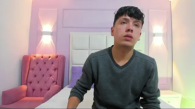 hoot booys  online show from February 22, 2026, 8:21 pm