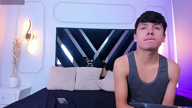 hoot booys  online show from March 31, 2026, 8:22 pm