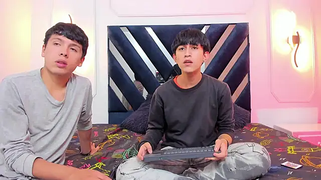 Snapshot of hoot_booys_ chatting on November 17, 2025, 3:32 am hoot booys online show from November 17, 2025, 3:32 am