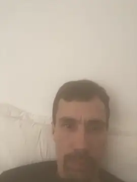 leozin01 online show from October 16, 2025, 5:43 pm