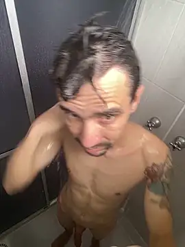 leozin01 online show from March 22, 2026, 2:07 pm