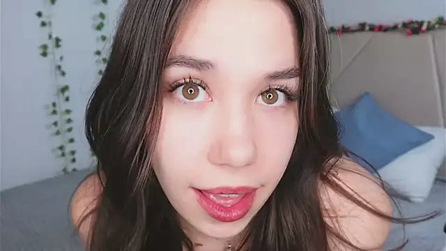 Snapshot of carolineliora chatting on November 12, 2025, 5:55 am carolineliora online show from November 12, 2025, 5:55 am