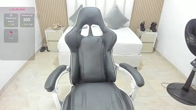 Snapshot of Aziz_daud chatting on March 10, 2026, 7:07 pm Aziz daud online show from March 10, 2026, 7:07 pm