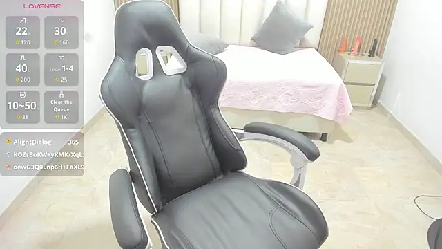 Snapshot of Aziz_daud chatting on April 4, 2026, 7:20 pm Aziz daud online show from April 4, 2026, 7:20 pm