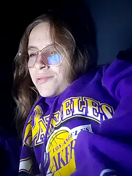 Snapshot of bambiluly chatting on October 28, 2025, 2:01 am bambiluly online show from October 28, 2025, 2:01 am