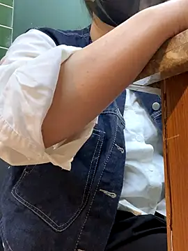 Alice9988 online show from October 28, 2025, 8:24 am