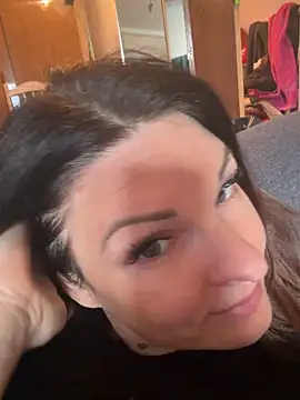 Snapshot of kinkysarahx chatting on April 6, 2026, 9:54 am kinkysarahx online show from April 6, 2026, 9:54 am