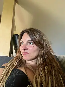 Snapshot of kinkysarahx chatting on May 30, 2026, 12:22 pm kinkysarahx online show from May 30, 2026, 12:22 pm