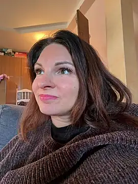 Snapshot of kinkysarahx chatting on April 8, 2026, 2:07 pm kinkysarahx online show from April 8, 2026, 2:07 pm