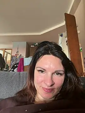 Snapshot of kinkysarahx chatting on April 15, 2026, 9:15 am kinkysarahx online show from April 15, 2026, 9:15 am